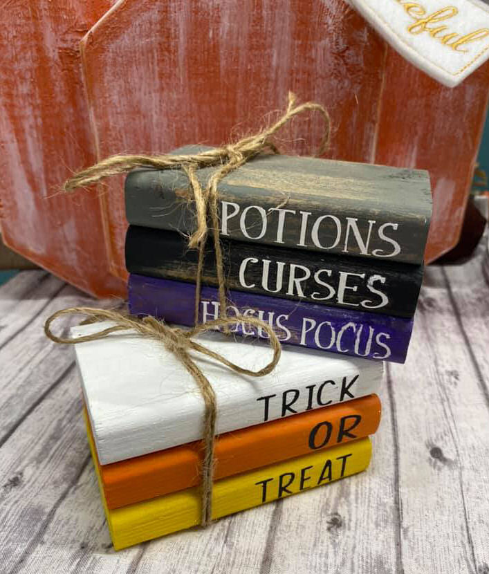 Mini Book Stack Hocus Pocus
