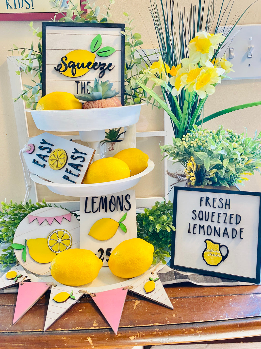 Lemonade Sign Tiered Tray Set