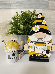 Bee Gnome Shelf Sitter